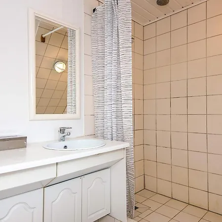 Fanobad Lavish Near *